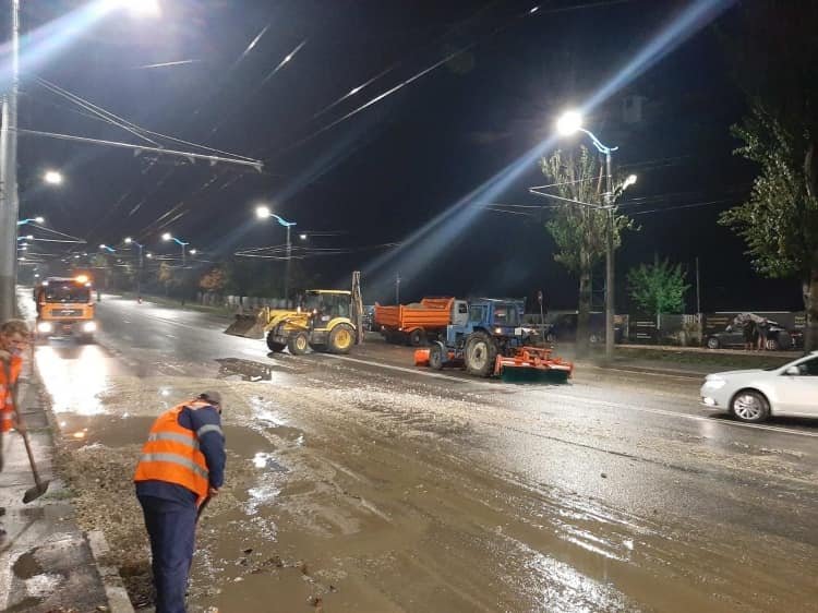 Bd. Ștefan cel Mare și Sfânt str. Alecu Russo Dispeceratul preia toate apelurile și se intervine conform priorităților....