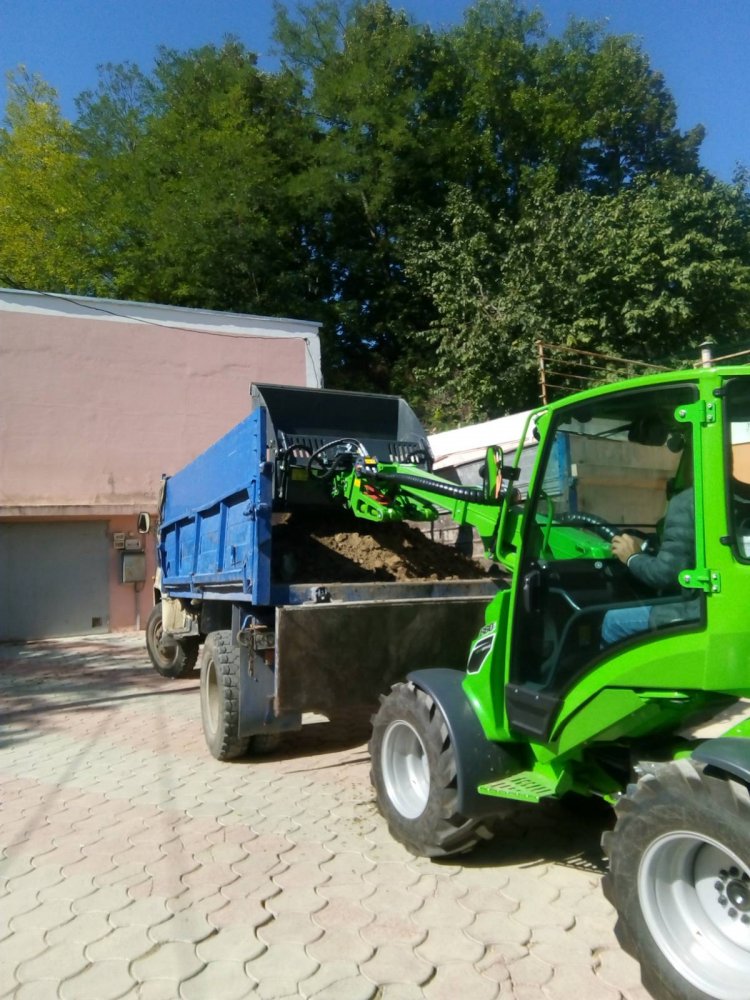 Lucrări de salubrizare a sectorului desfășurate de ÎMPSL Rîșcani
