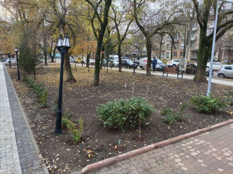 Scuarul din strada Ierusalim în proces de reabilitare.