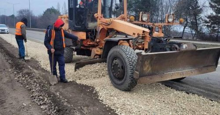 Pretura Sectorului Rîșcani: Lucrări de întreținere a infrastructurii rutiere din municipiul Chișinău, executate pe parcu...