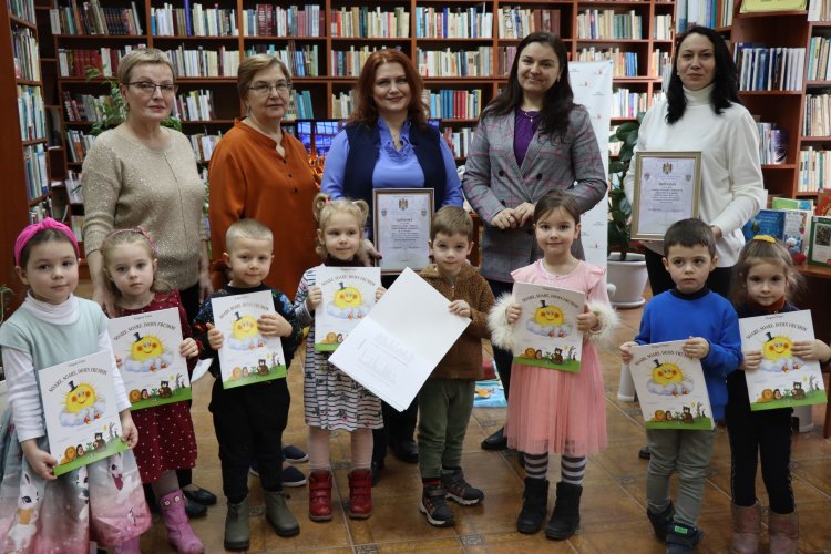 ZIUA CITITULUI ÎMPREUNĂ  Astăzi biblioteca ,,Târgu-Mureș”, filiala Bibliotecii municipale ,,B. P. Hașdeu”, împreună cu P...